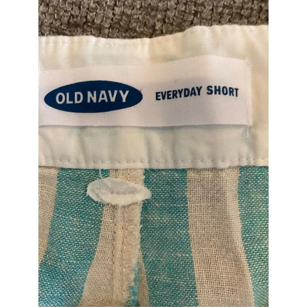 Old navy women’s striped blue and beige every day short size 10